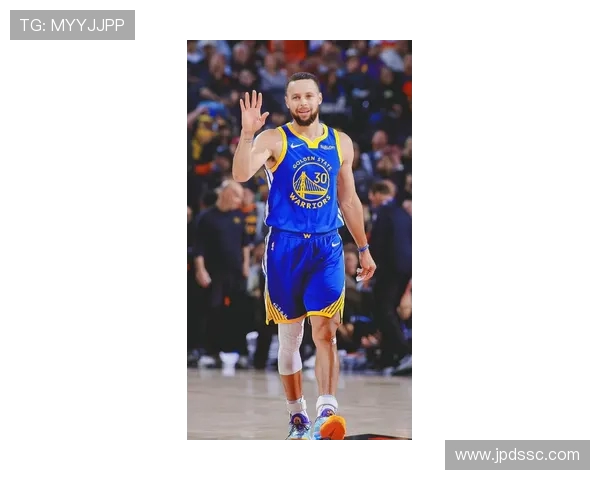 斯蒂芬库里引领勇士重燃冠军梦想再度书写NBA传奇篇章 斯蒂芬库里引领勇士重燃冠军梦想再度书写NBA传奇篇章