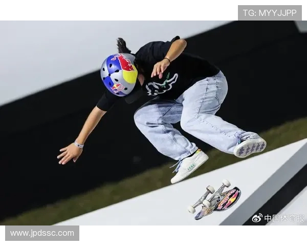 滑板文化的传承与创新:南京滑板队成员的个人技艺揭秘 滑板文化的传承与创新:南京滑板队成员的个人技艺揭秘