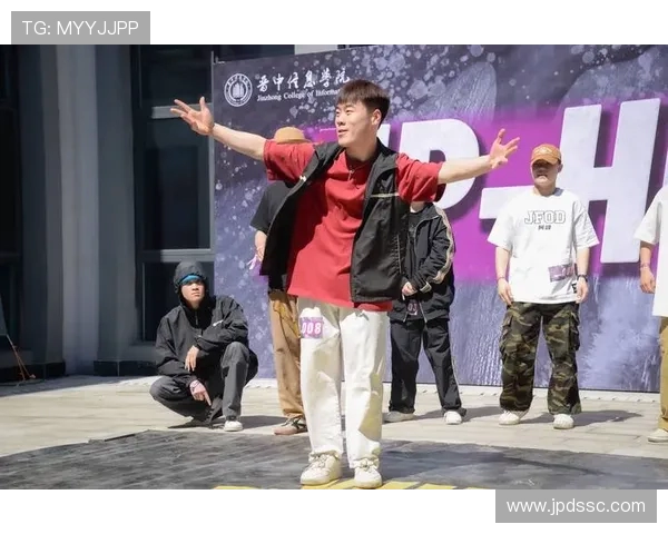 街舞盛宴:深入西安街舞队员的独特才华与个人风采探讨 街舞盛宴:深入西安街舞队员的独特才华与个人风采探讨