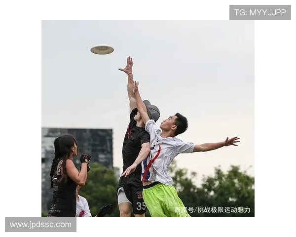 飞盘运动在北京的崛起与挑战揭秘极限运动嘉年华的精彩瞬间 飞盘运动在北京的崛起与挑战揭秘极限运动嘉年华的精彩瞬间