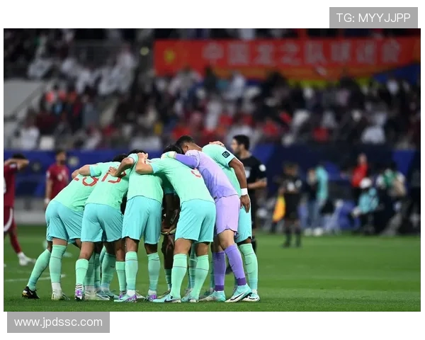 中国足球队备战亚洲杯 热身赛大胜对手信心倍增