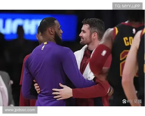 快船与湖人巅峰对决谁能称霸洛杉矶新赛季焦点大战即将上演