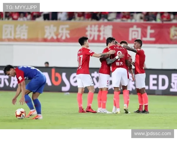 恒大与重庆精彩对决回放分析及比赛亮点总结